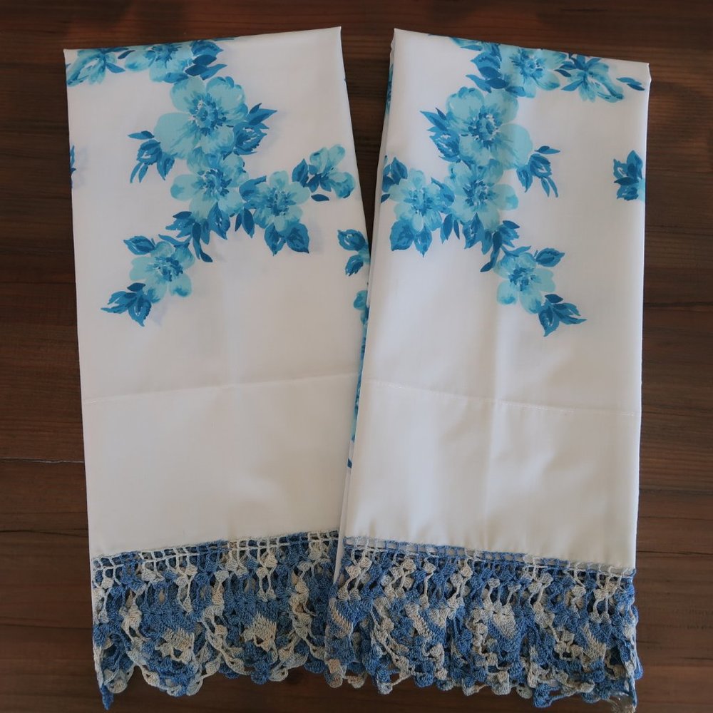 Vintage Set Sears Roebuck Percale Crocheted Lace Pillowcase Pair